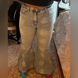 Wild Fable Light washed flower bell bottom jean